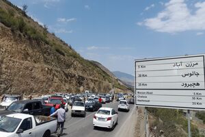 محورهای چالوس و فیروزکوه در ترافیک سنگین هستند