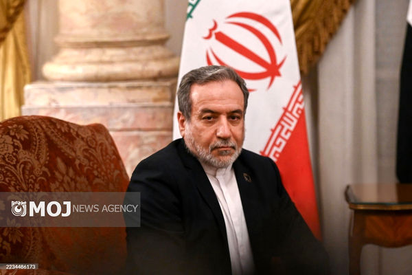 عراقچی به اعمال ممنوعیت برای ورود دیپلمات‌های ایرانی به پارلمان اروپا واکنش نشان داد