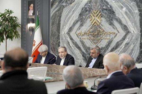 مجمع کارآفرینان ایران با وزیر امور خارجه نشست برگزار کردند