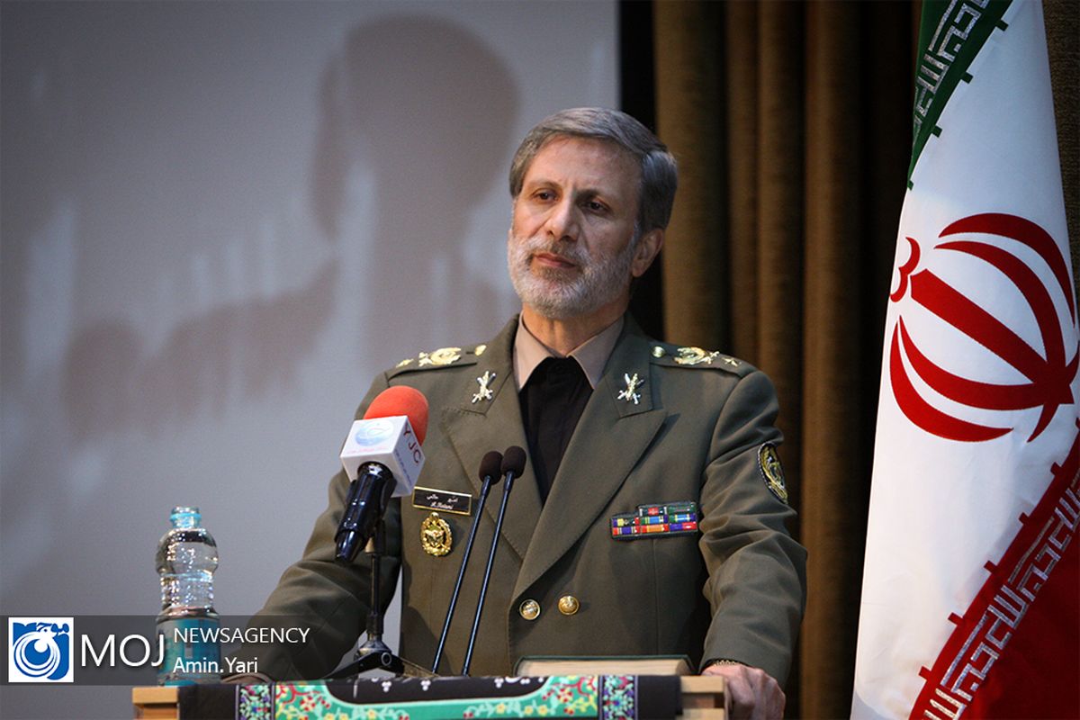 بزرگداشت وزرای شهید وزارت دفاع / امیر حاتمی وزیر دفاع