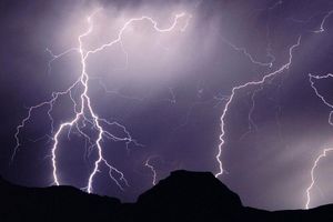 رگبار و رعد و برق در ارتفاعات هرمزگان