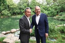 وزرای خارجه روسیه و چین درباره ایران رایزنی کردند
