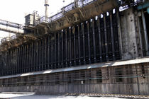 پروژه نصب درب های فلکسیبل باتری کک سازی با موفقیت پیش می رود