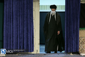 عزاداری شب تاسوعای حسینی با حضور مقام معظم رهبری