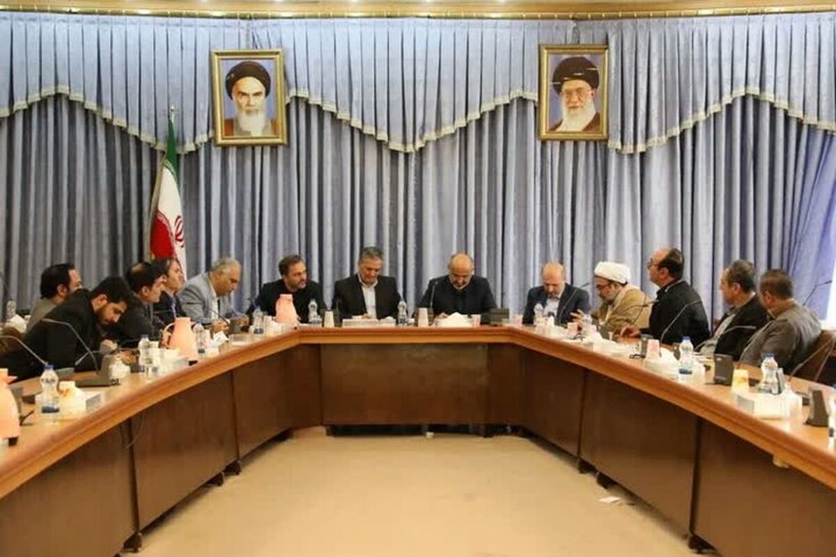 معاون سیاسی