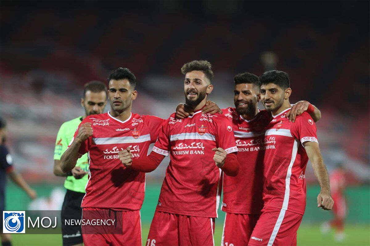 دیدار تیم های فوتبال پرسپولیس و نساجی