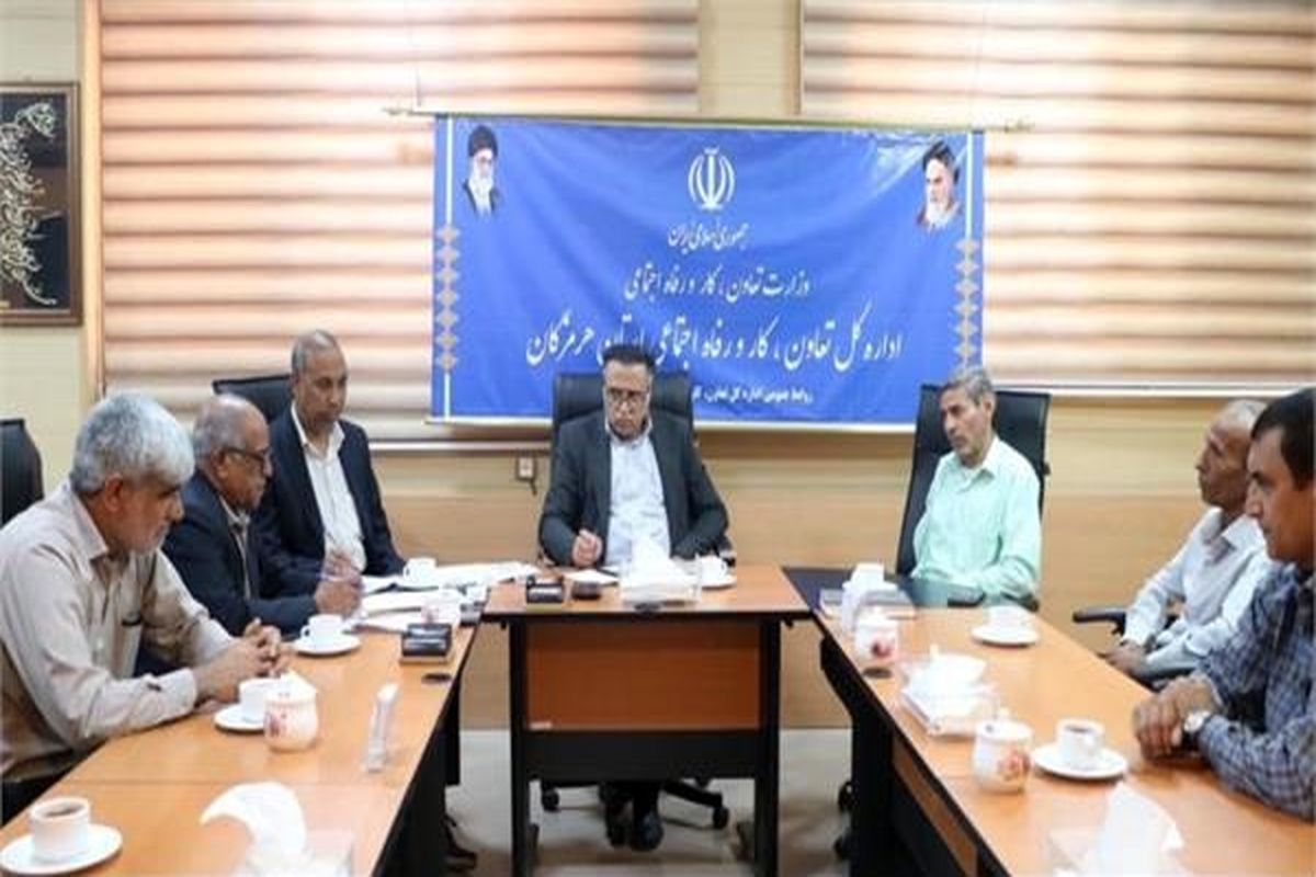 دیدار-مدیرکل-تعاون-کار-هرمزگان-با-اعضای-کانون-بازنشستگان