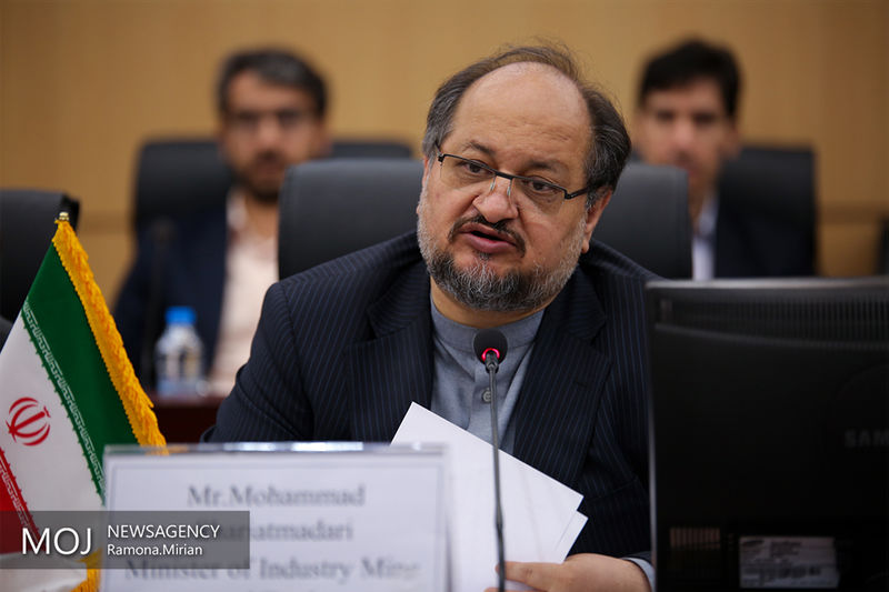 شریعتمداری به پیشفروش مزدا 3 در خودروسازی بهمن واکنش نشان داد