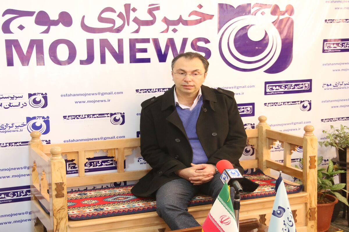 مدیر دبیرستان اقتصاد