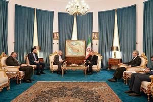 معاون سیاسی رئیس مجلس لبنان با علی لاریجانی دیدار و گفتگو کرد