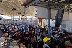 ازدحام زائران در مرز مهران در آستانه عرفه