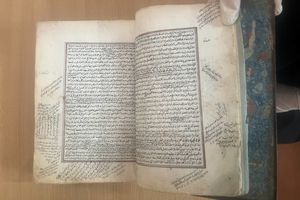 معرفی نسخه نفیس کتاب ابن سینا در روز پزشک