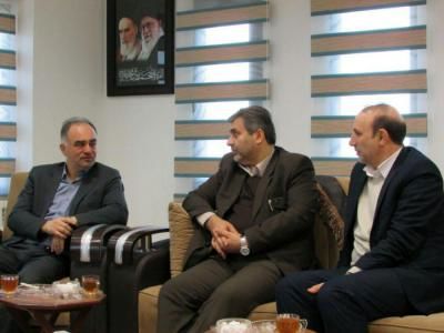 توانمند سازی و ایجاد درآمد پایدار اولویت برنامه ریزی برای محرومان باشد