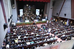 فیفابازان تهران در موزه ملی انقلاب شروع به رقابت کردند