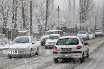 محورهای ۱۳ استان کشور برفی و بارانی است