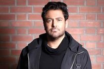 محمدرضا گلزار برای ساخت مدرسه «شجره طیبه» میناب پیش قدم شد
