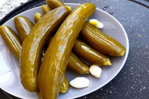 دیگه از بیرون خیارشور نخر / با این روش خیار خوشمزه و مجلسی درست کن