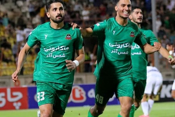 چادرملو با پرسپولیس بازی می‌کند
