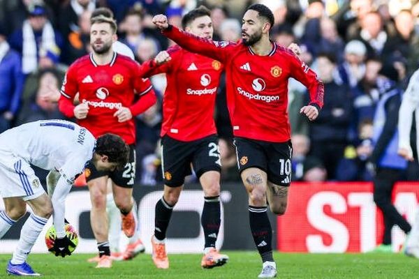 تساوی نفس‌گیر در خانه لیدز، یونایتد متوقف شد