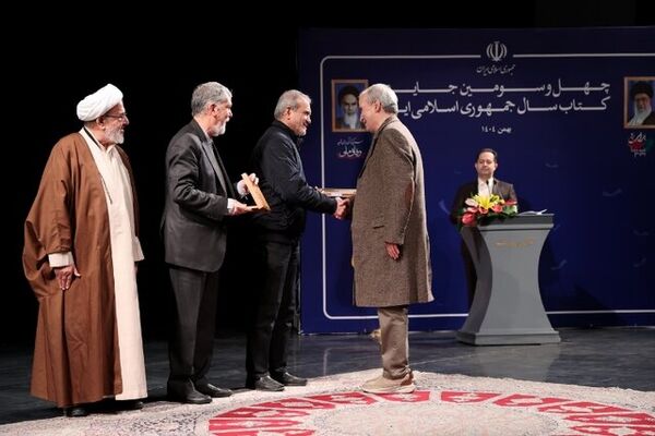 نظام حکمرانی نیازمند ارتباط با مؤلفان است