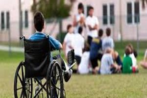نصب تجهیزات بازی کودکان معلول در بوستان شهرآرا