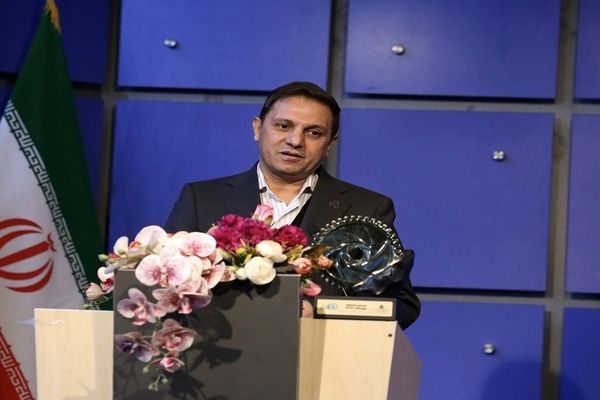 فرهنگ و سینما باید پشتیبان توسعه و پیشرفت صنعتی باشد