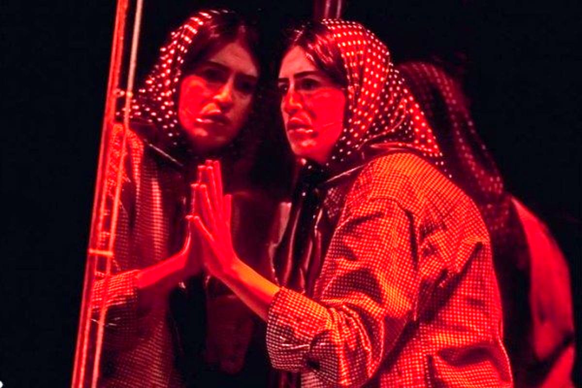 نمایش قدم زدن با اسب