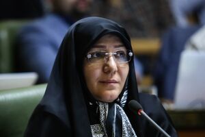 جمع آوری علف های هرز بوستان یاس فاطمی برای جلوگیری از آتش سوزی