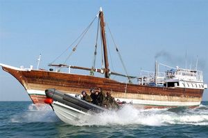 یک فروند شناور حامل کالای قاچاق در اروندرود توقیف شد