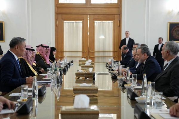 دیپلمات‌های ارشد چین و عربستان با وزیر خارجه ایران در تهران دیدار کردند