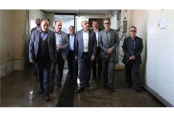 به همت کارگران در ایام جنگ، موادغذایی بدون مشکل تولید شد