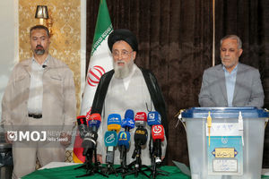 بازدید آیت الله مدرسی یزدی از ستاد مرکزی نظارت بر چهاردهمین دوره انتخابات ریاست جمهوری