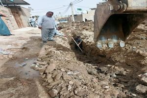 عملیات اصلاح خط ۴۰۰ میلی‌متری فاضلاب در کوی عین ۲ انجام شد