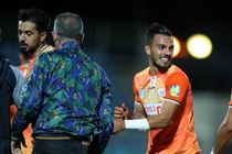 جلالی در آستانه آبی پوش شدن