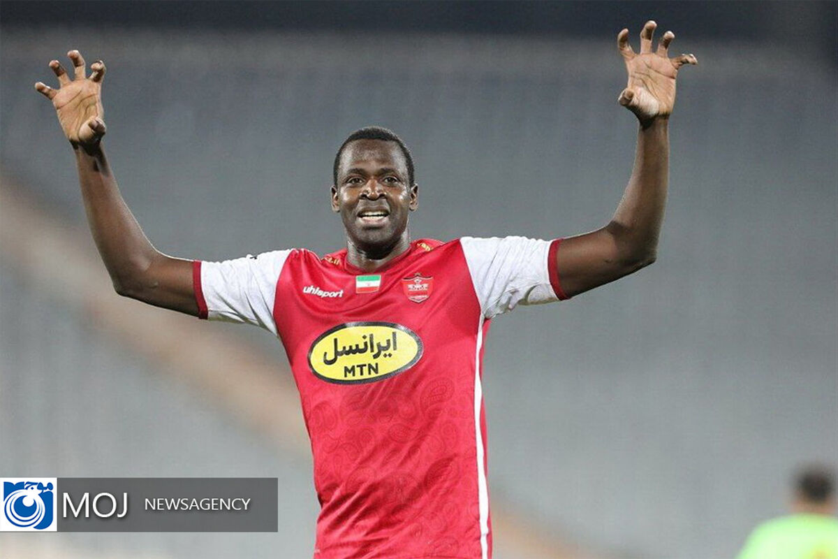 دیدار تیم‌ های فوتبال پرسپولیس و مس کرمان