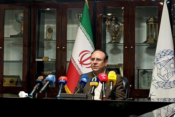 تبدیل لیسانسه بیکار به وکیل بیکار اشتغال‌زایی نیست