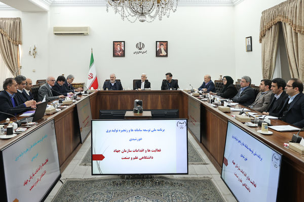 رونمایی و افتتاح از اینورتر خورشیدی ۲۵۰ کیلو وات و آزمایشگاه مرجع اینورترهای خورشیدی