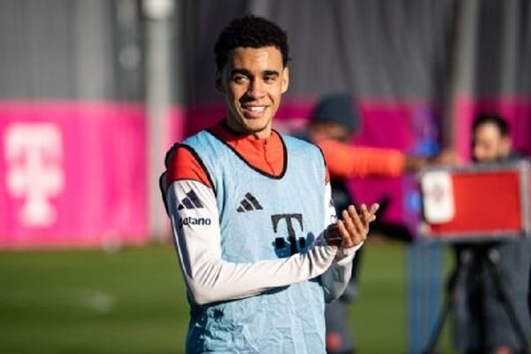 موسیالا بعداز ماه‌ها غیبت به ترکیب بایرن  بازگشت