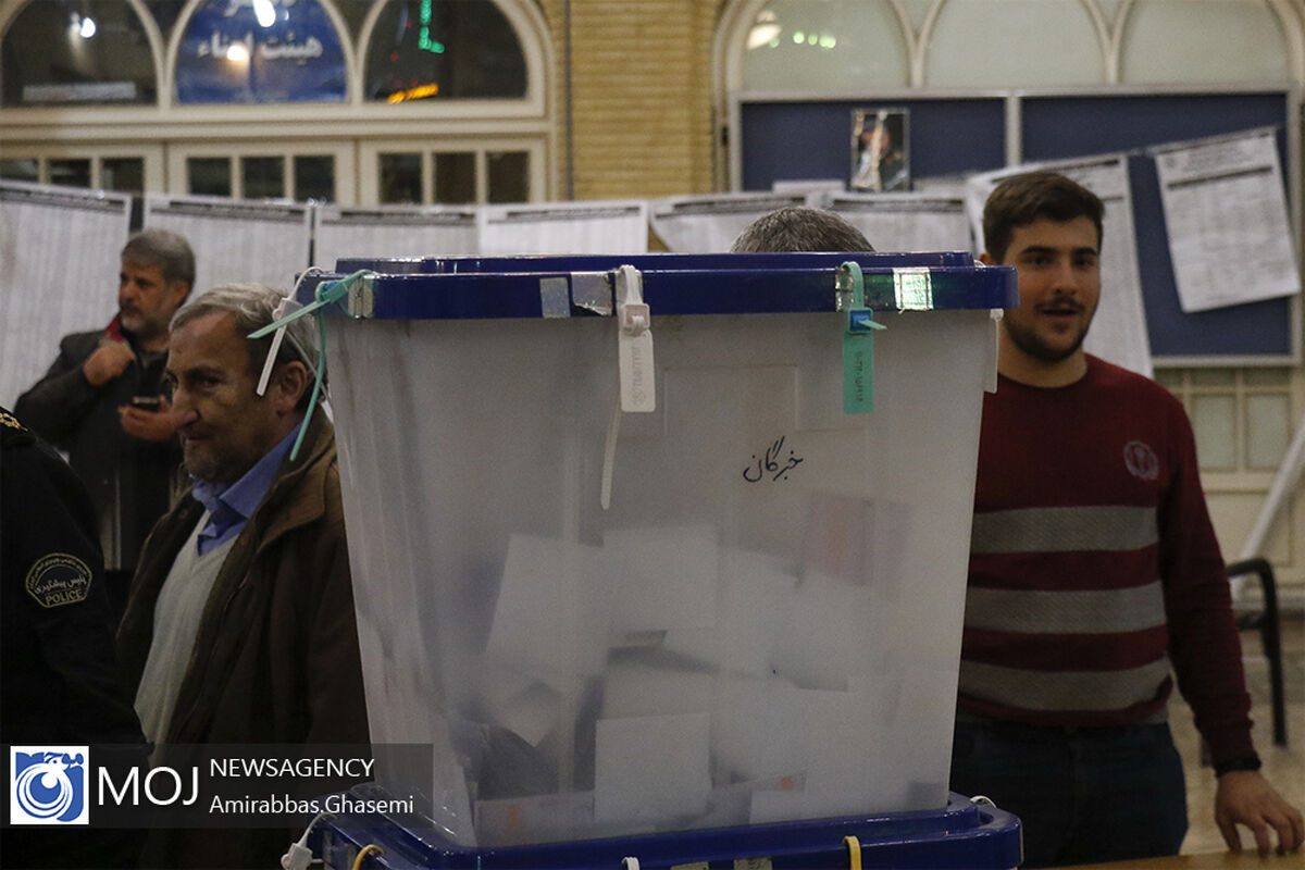 بازگشایی صندوق انتخابات و آغاز شمارش آرا در مسجد لرزاده
