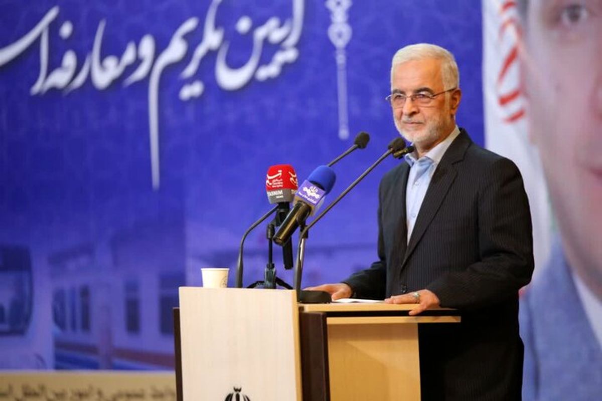 اسکندر مؤمنی وزیر کشور