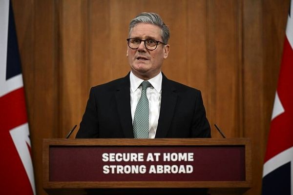 انگلیس بر مواضع  خود درباره گرینلند اصرار دارد