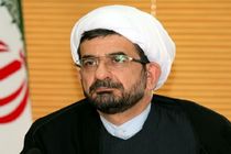 برپایی پردیس های فرهنگی و نمایشگاه های عکس در مسیرهای راهپیمایی / توزیع اقلام فرهنگی دو زبانه