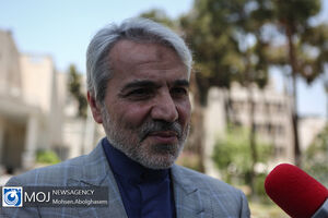 کسری بودجه امسال قطعی است/حقوق ها عقب نمی افتد