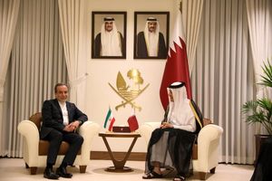 عراقچی و وزیر خارجه قطر در مورد تجاوز رژیم صهیونسیتی به ایران رایزنی کردند