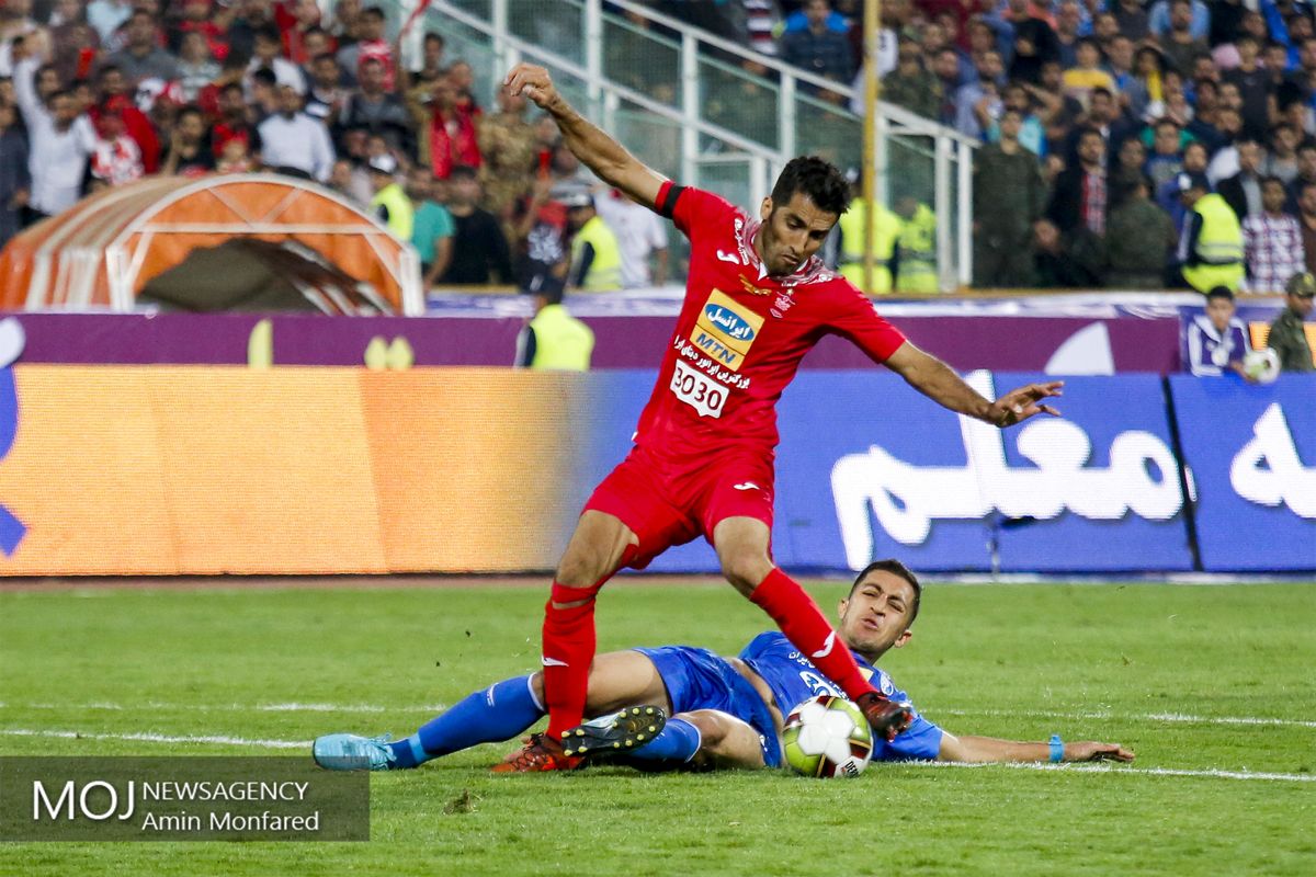 دیدار تیم های فوتبال استقلال و پرسپولیس