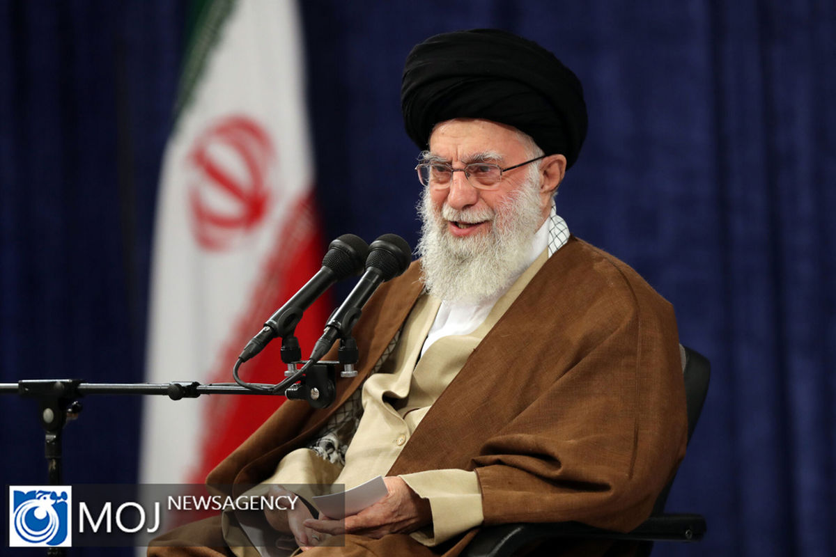 دیدار دست‌اندرکاران برگزاری کنگره بین‌المللی علامه طباطبایی با رهبر انقلاب