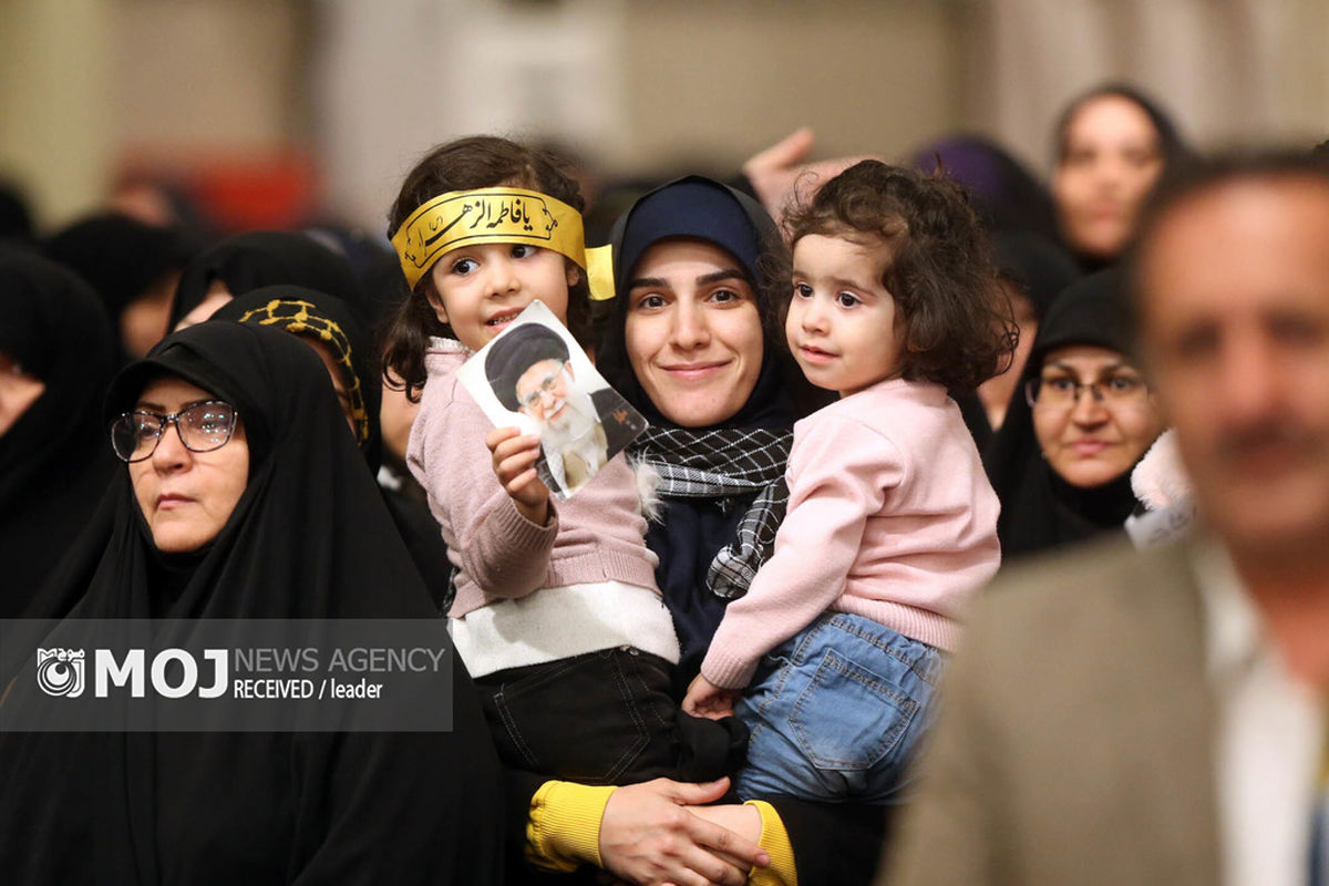 دیدار هزاران نفر از اقشار مختلف مردم با رهبر انقلاب