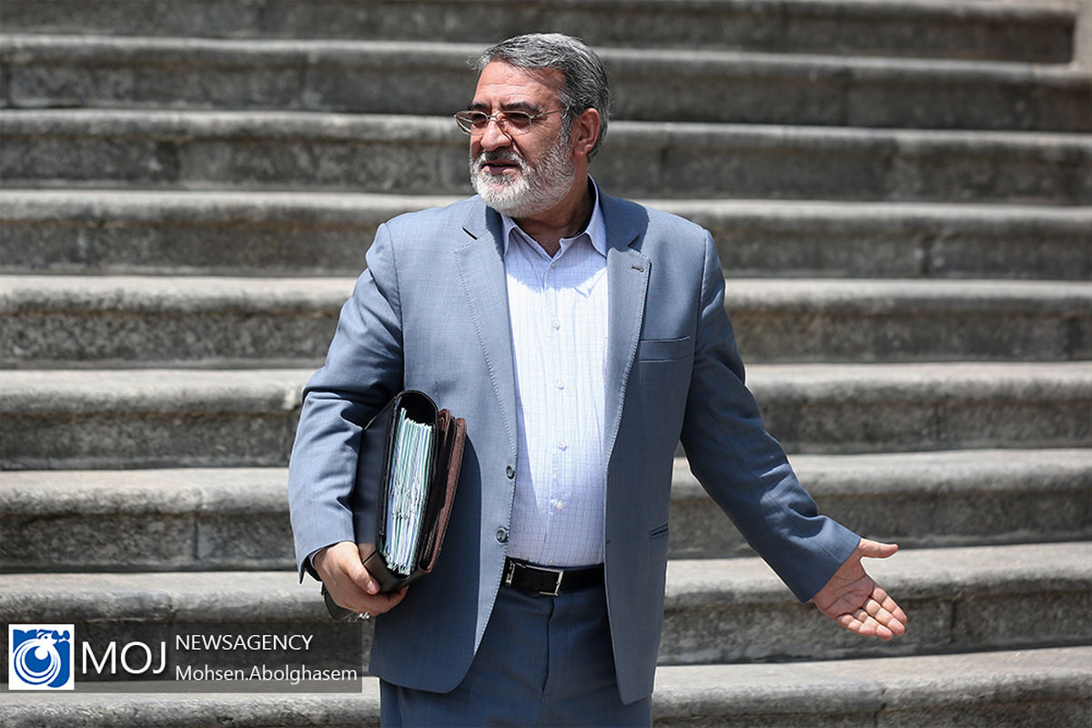 حاشیه جلسه هیات دولت - ۱۲ تیر ۱۳۹۸ / عبدالرضا رحمانی فضلی وزیر کشور