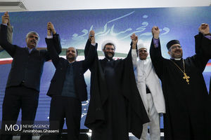 گلباران و عطرافشانی مزار شهدای ادیان الهی