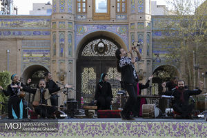 کنسرت گروه رستاک در باغ ملی